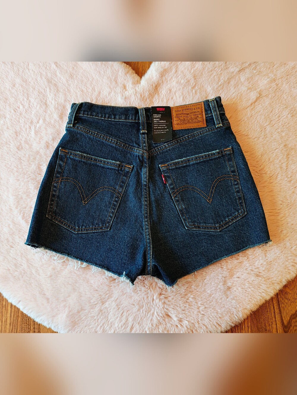 BNWT Levi's Ribcage High Waisted Dark Blue Denim Shorts